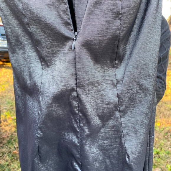 Slate Iridescent Gray Floral MIDI Dress with Slit - Picture 8 of 8